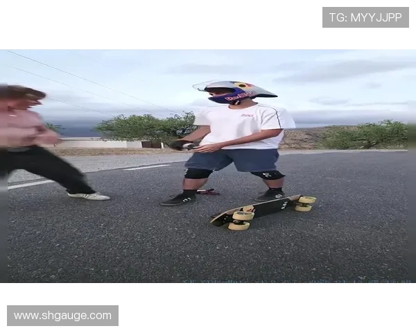 杭州滑板队在全国滑板配合排行榜中荣获第五名展现出强劲实力与潜力